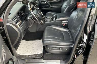 Позашляховик / Кросовер Lexus LX 2018 в 