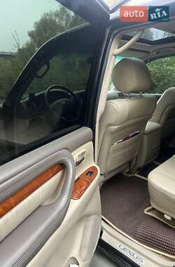 Позашляховик / Кросовер Lexus LX 2004 в 