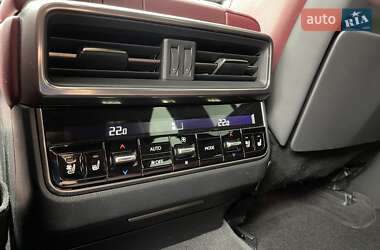Внедорожник / Кроссовер Lexus LX 2023 в 