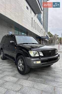 Внедорожник / Кроссовер Lexus LX 2004 в 