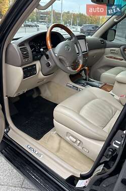 Внедорожник / Кроссовер Lexus LX 2004 в 