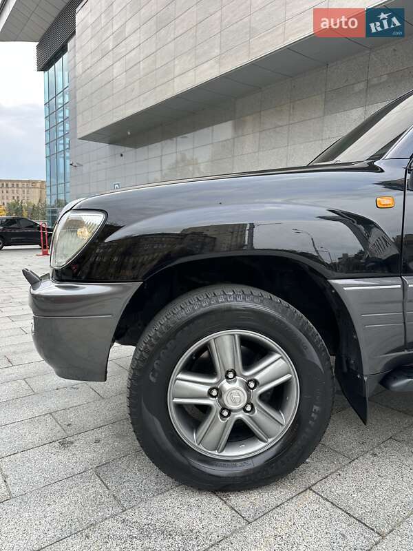 Внедорожник / Кроссовер Lexus LX 2004 в Киеве