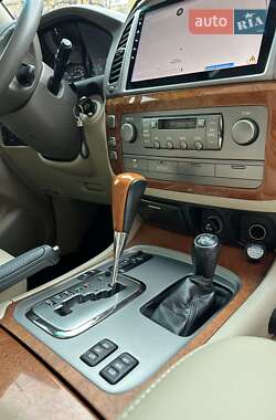 Внедорожник / Кроссовер Lexus LX 2004 в 