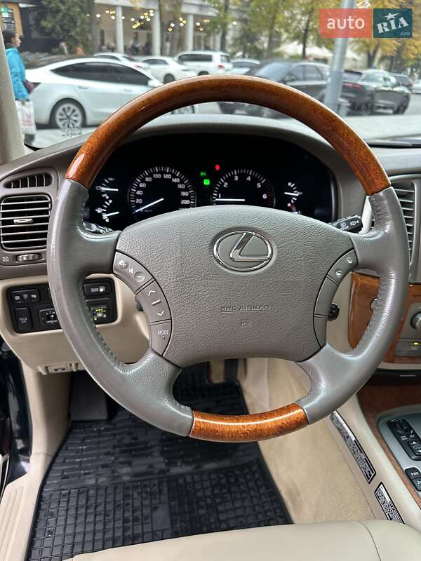 Внедорожник / Кроссовер Lexus LX 2004 в Киеве