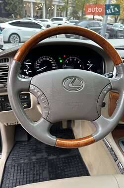 Внедорожник / Кроссовер Lexus LX 2004 в 