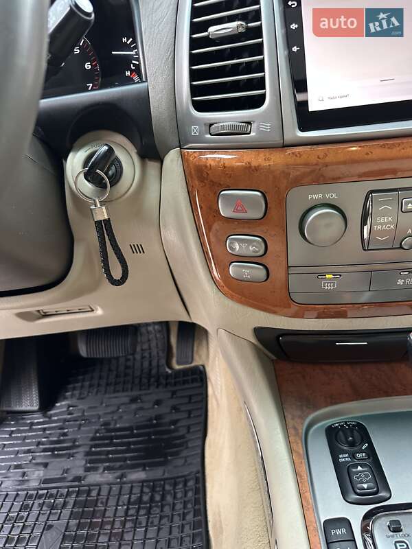 Внедорожник / Кроссовер Lexus LX 2004 в Киеве