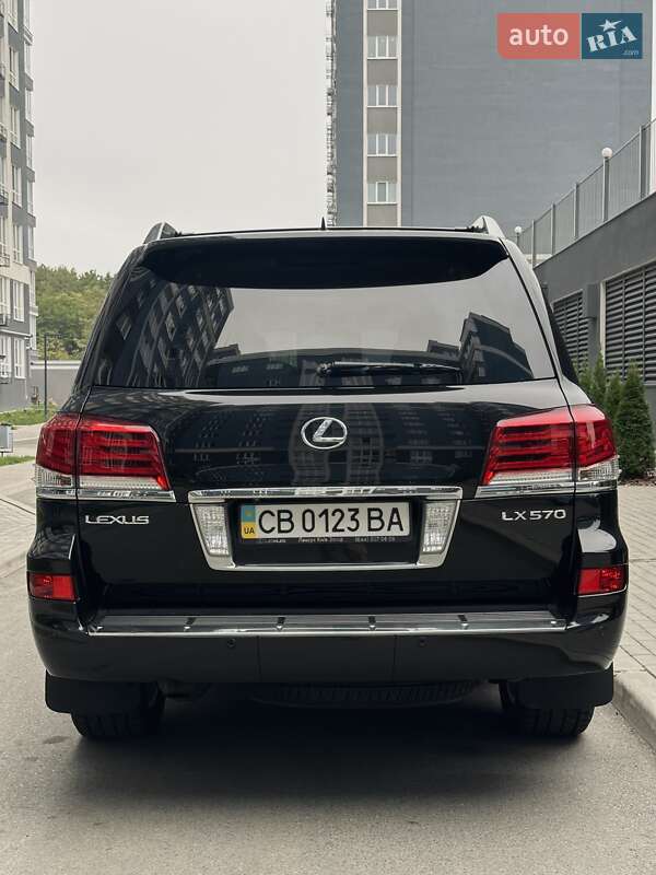 Позашляховик / Кросовер Lexus LX 2015 в Чернігові