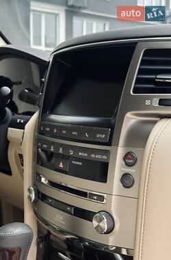 Позашляховик / Кросовер Lexus LX 2015 в 