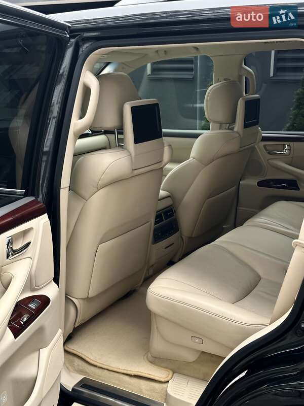Позашляховик / Кросовер Lexus LX 2015 в Чернігові
