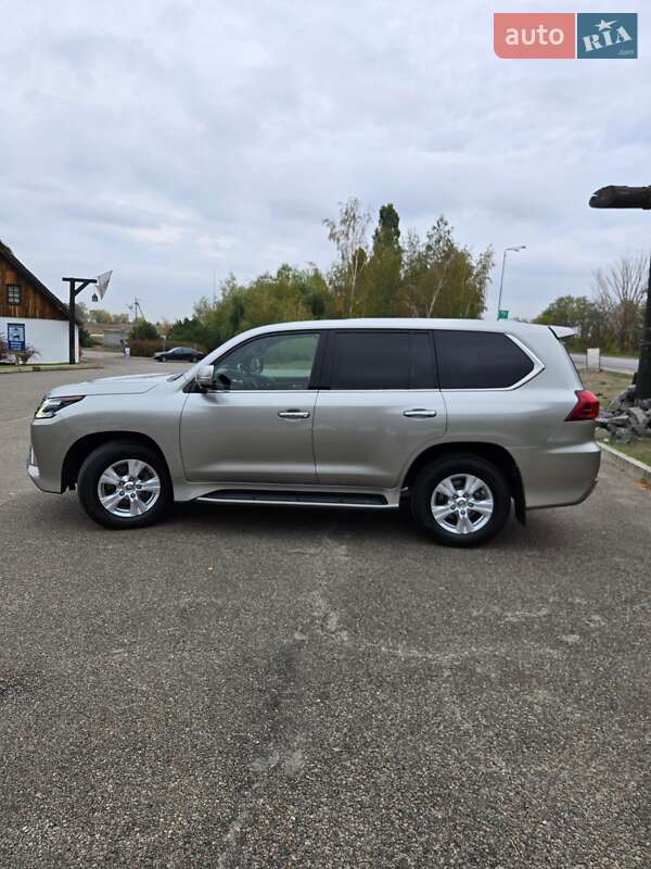 Позашляховик / Кросовер Lexus LX 2018 в Новомосковську