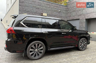 Позашляховик / Кросовер Lexus LX 2021 в 