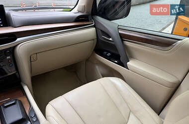 Позашляховик / Кросовер Lexus LX 2021 в 