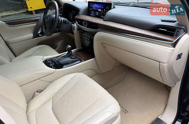 Позашляховик / Кросовер Lexus LX 2021 в 