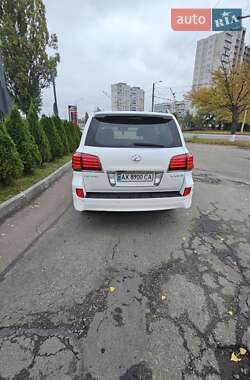 Позашляховик / Кросовер Lexus LX 2011 в 