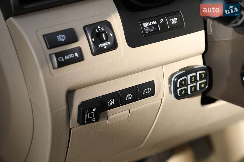 Внедорожник / Кроссовер Lexus LX 2010 в Харькове