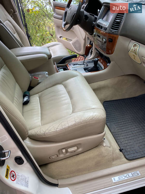 Внедорожник / Кроссовер Lexus LX 2004 в Одессе