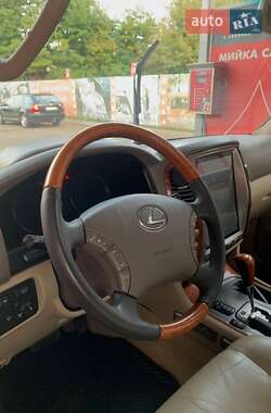 Позашляховик / Кросовер Lexus LX 2005 в 