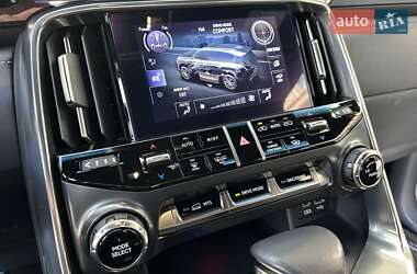 Позашляховик / Кросовер Lexus LX 2022 в 
