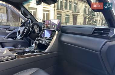 Позашляховик / Кросовер Lexus LX 2022 в 