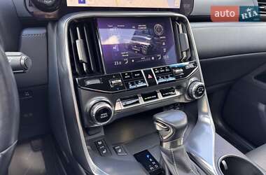 Позашляховик / Кросовер Lexus LX 2022 в 