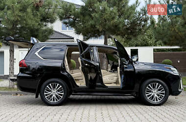 Позашляховик / Кросовер Lexus LX 2016 в  фото 67 Позашляховик / Кросовер Lexus LX 2016 в