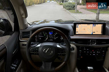 Позашляховик / Кросовер Lexus LX 2016 в  фото 108 Позашляховик / Кросовер Lexus LX 2016 в