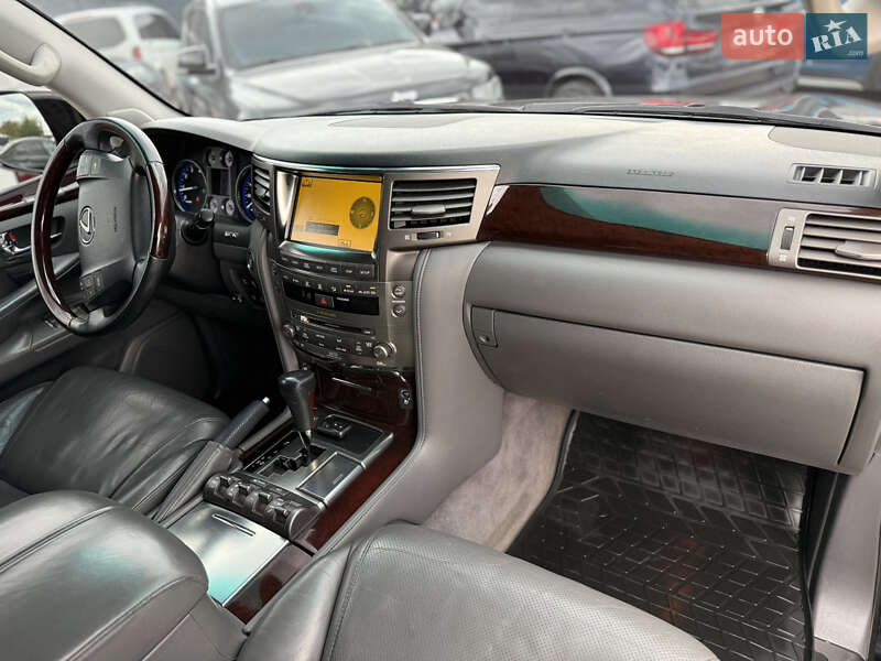 Внедорожник / Кр��ссовер Lexus LX 2010 в Одессе
