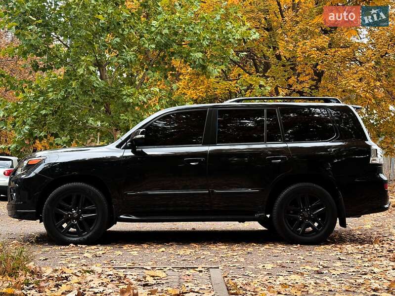 Позашляховик / Кросовер Lexus LX 2015 в Дніпрі