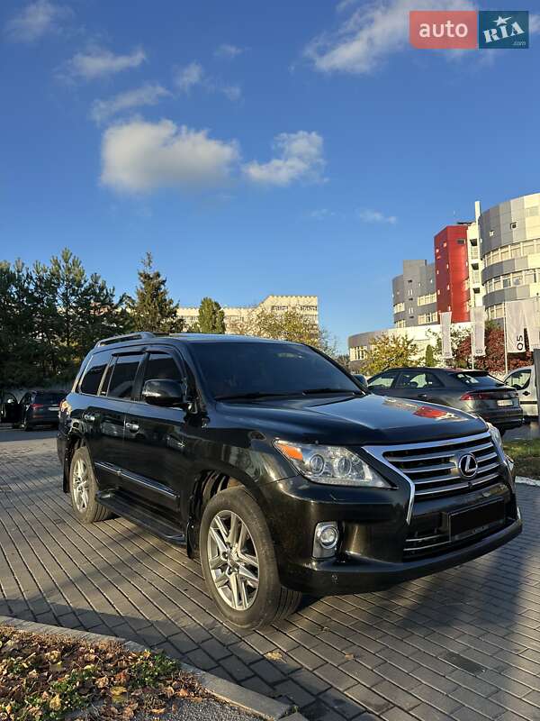 Позашляховик / Кросовер Lexus LX 2014 в Києві