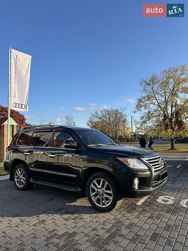 Позашляховик / Кросовер Lexus LX 2014 в Києві