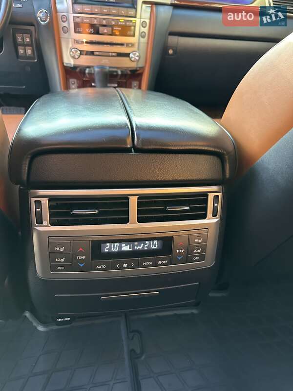 Позашляховик / Кросовер Lexus LX 2014 в Києві