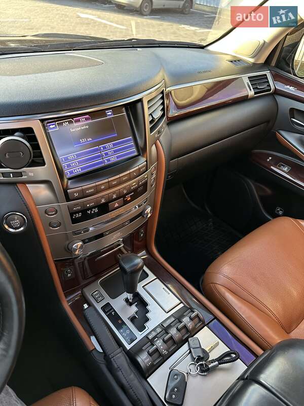 Позашляховик / Кросовер Lexus LX 2014 в Києві
