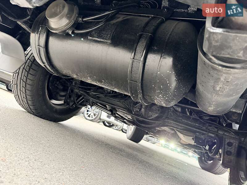 Внедорожник / Кроссовер Lexus LX 2006 в Киеве