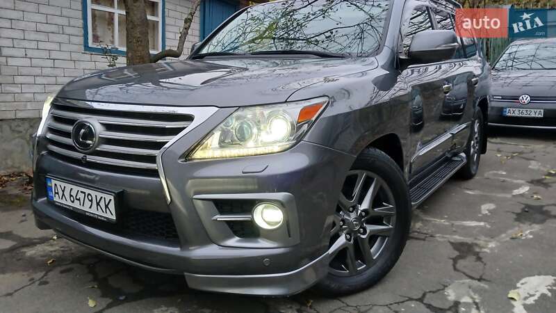 Lexus LX 2013