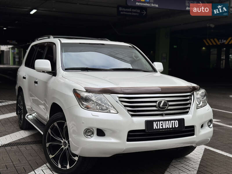Внедорожник / Кроссовер Lexus LX 2009 в Киеве