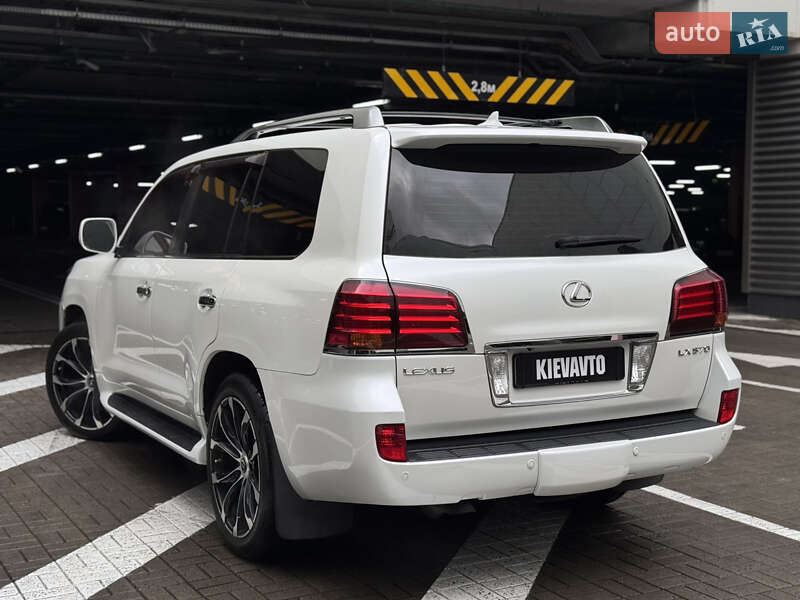 Внедорожник / Кроссовер Lexus LX 2009 в Киеве