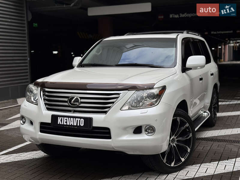 Внедорожник / Кроссовер Lexus LX 2009 в Киеве