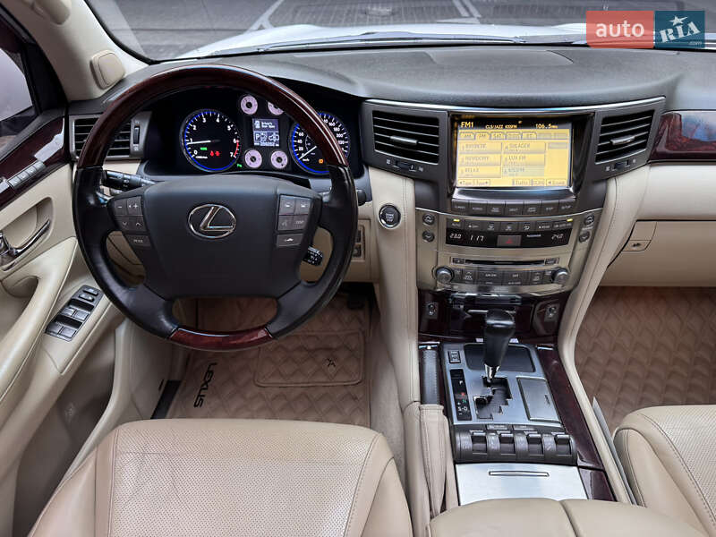 Внедорожник / Кроссовер Lexus LX 2009 в Киеве