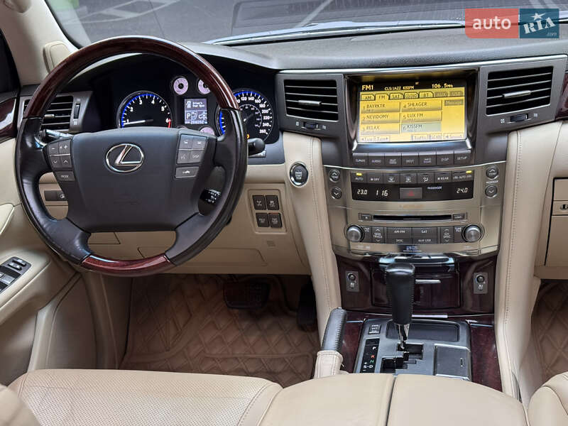 Внедорожник / Кроссовер Lexus LX 2009 в Киеве