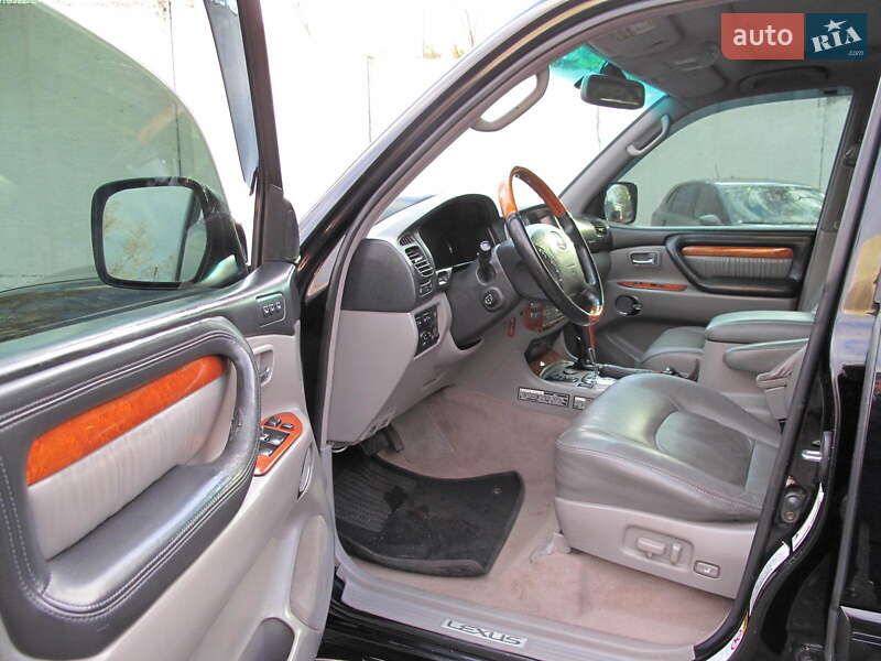 Внедорожник / Кроссовер Lexus LX 2004 в Киеве