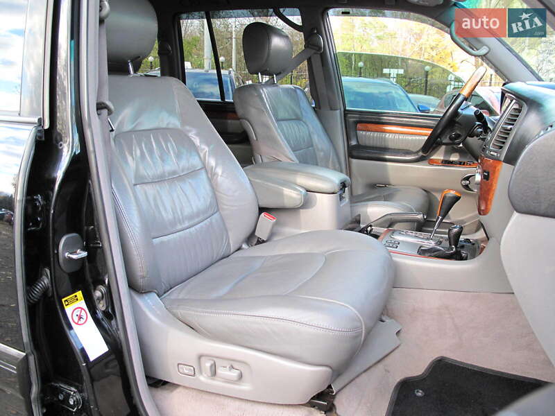 Внедорожник / Кроссовер Lexus LX 2004 в Киеве