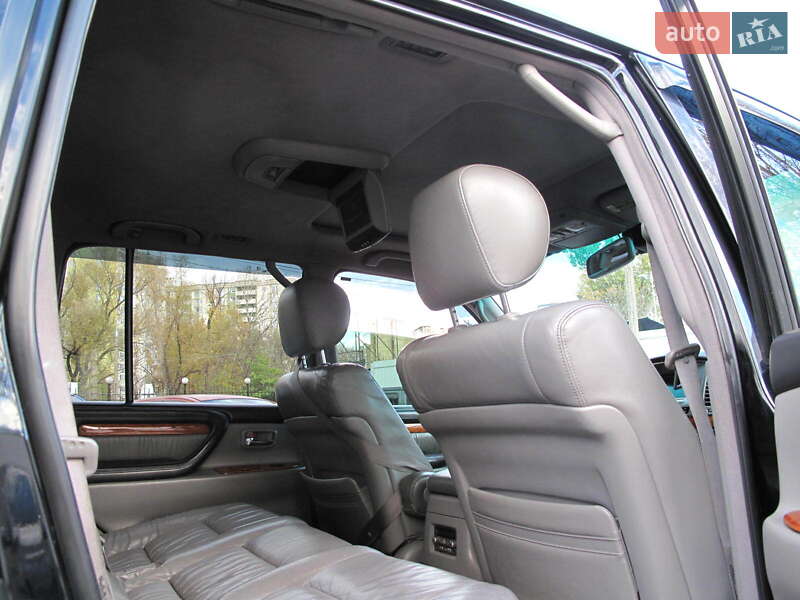 Внедорожник / Кроссовер Lexus LX 2004 в Киеве