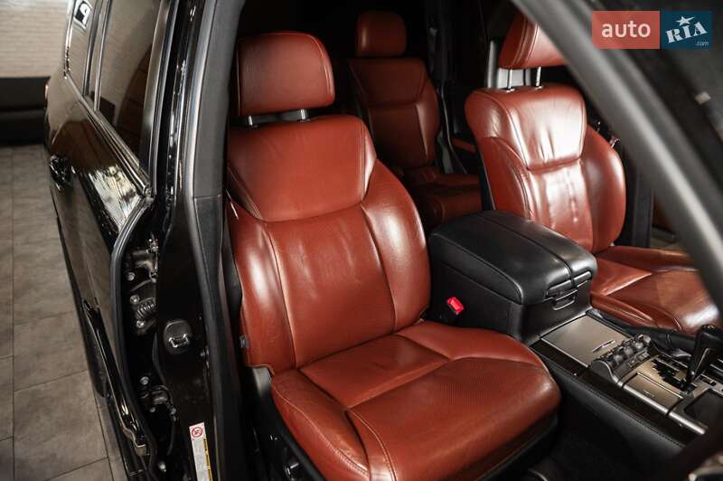 Внедорожник / Кроссовер Lexus LX 2015 в Одессе