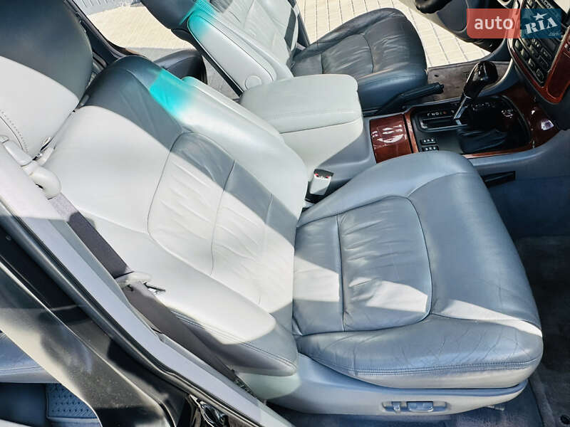 Внедорожник / Кроссовер Lexus LX 1999 в Одессе