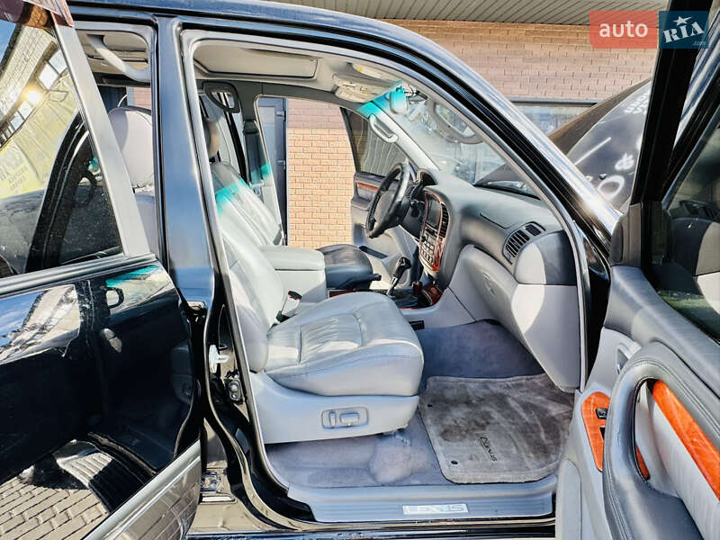 Внедорожник / Кроссовер Lexus LX 1999 в Одессе