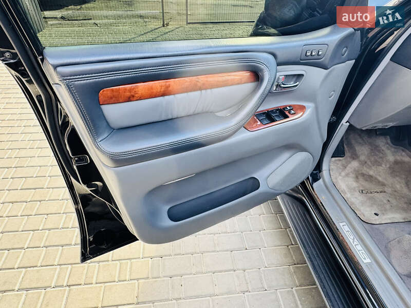 Внедорожник / Кроссовер Lexus LX 1999 в Одессе