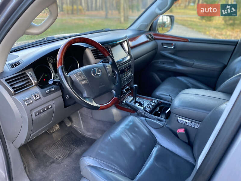 Внедорожник / Кроссовер Lexus LX 2008 в Хмельницком