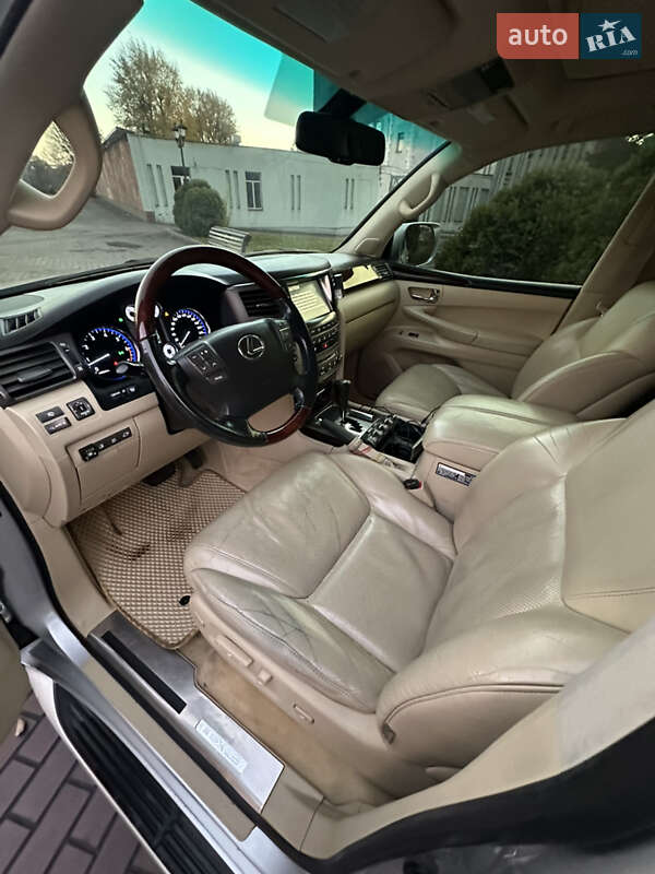 Внедорожник / Кроссовер Lexus LX 2008 в Днепре