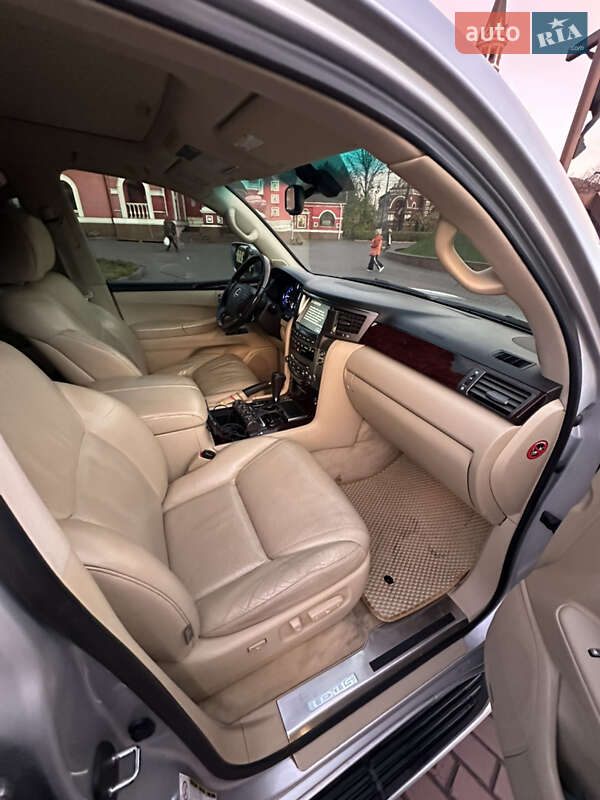 Внедорожник / Кроссовер Lexus LX 2008 в Днепре
