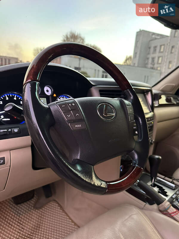 Внедорожник / Кроссовер Lexus LX 2008 в Днепре